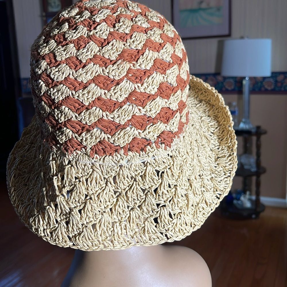 Daniele Meucci Vintage Woven Tan and Brown Women's Hat - Picture 3 of 8